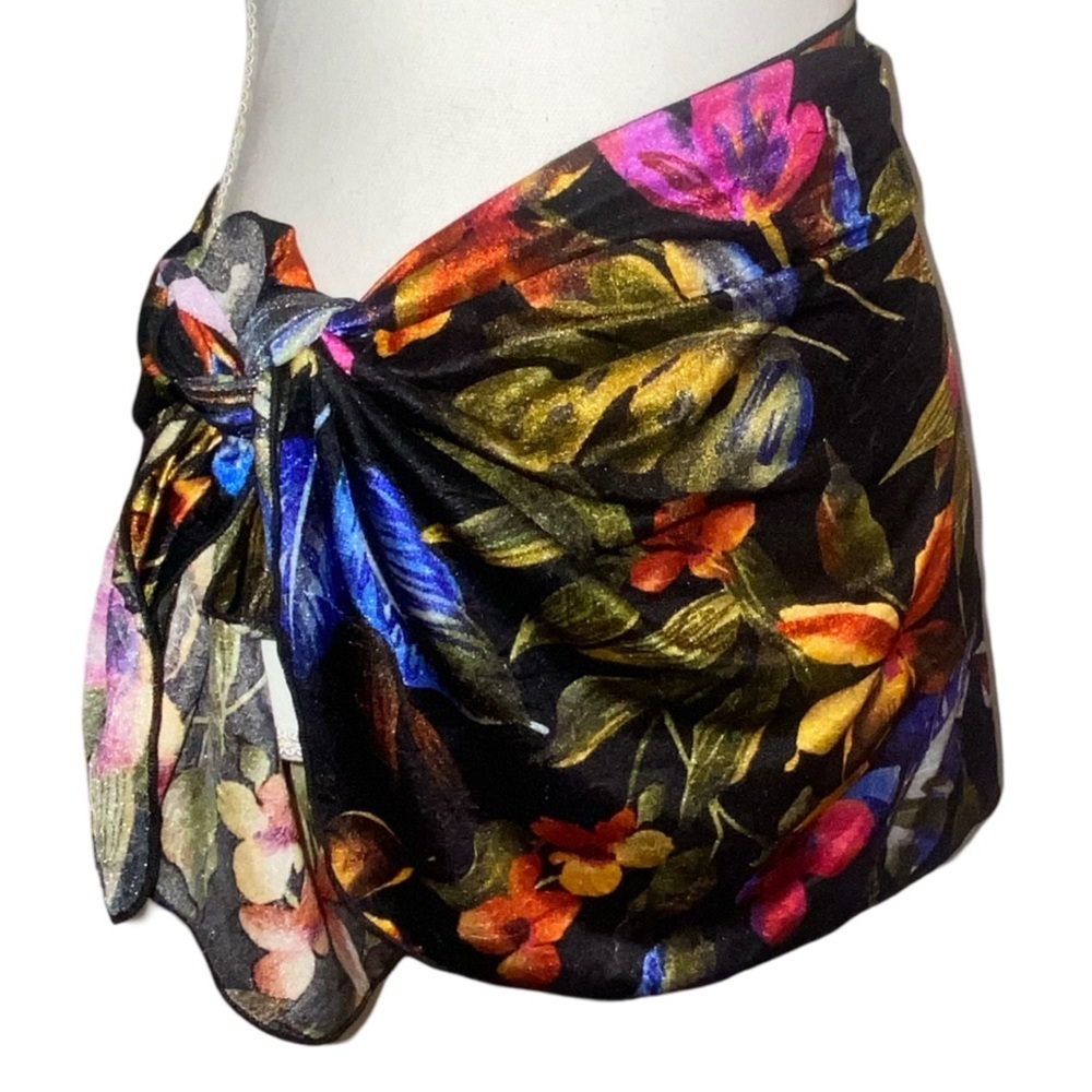 Ladies Tropical Patterned Sarong/Wrap/Scarf in Black w/ORG, YEL, BLU, PNK, PUR - Picture 2 of 5